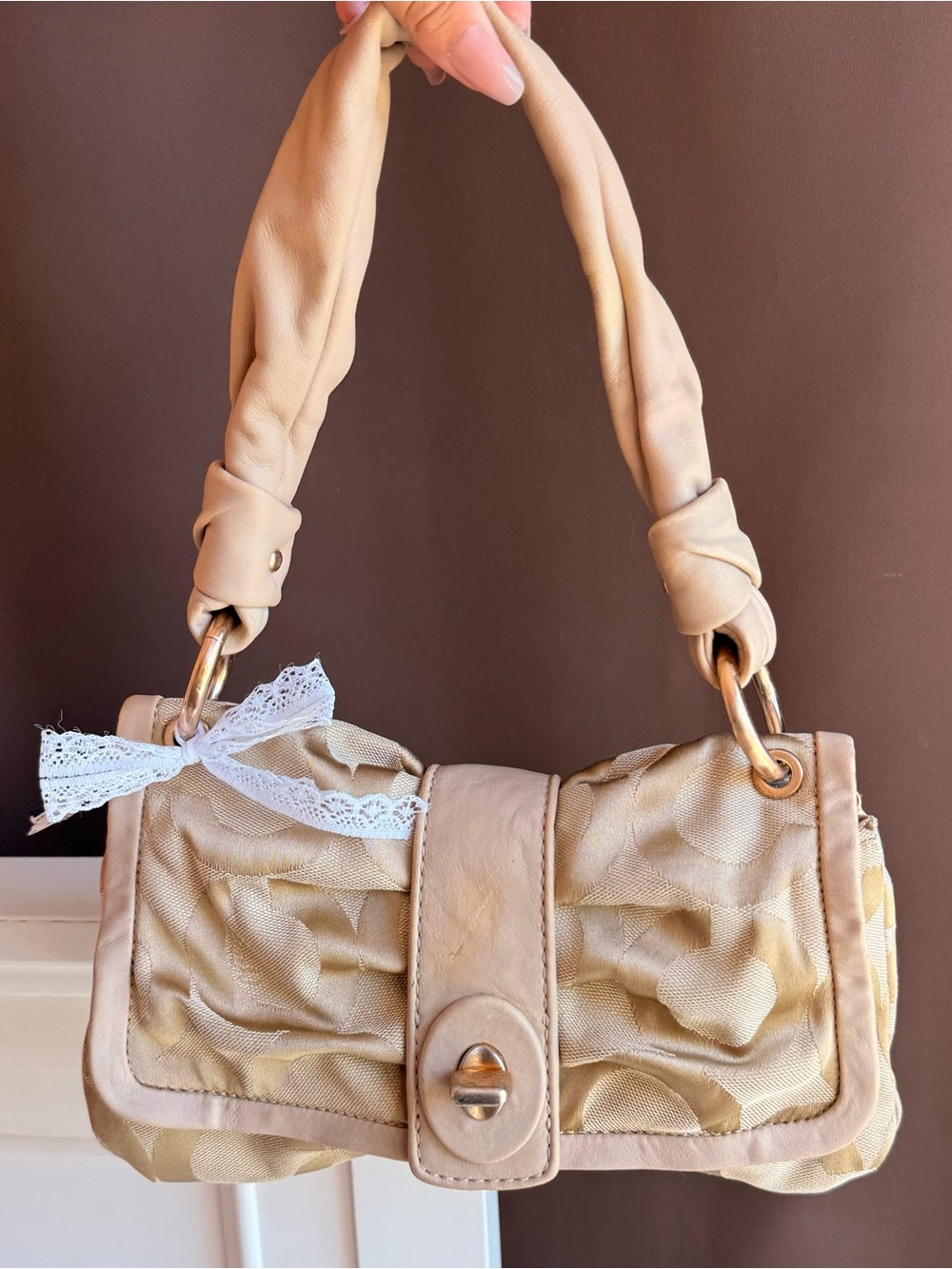 Vintage Coach Parker Op Art bow-shaped cream shoulder bag